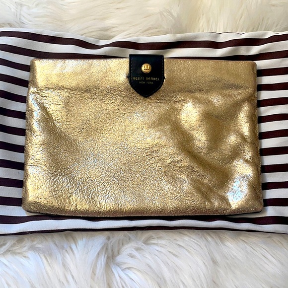 henri bendel Handbags - HENRI BENDEL | Clutch LOVE LOVE